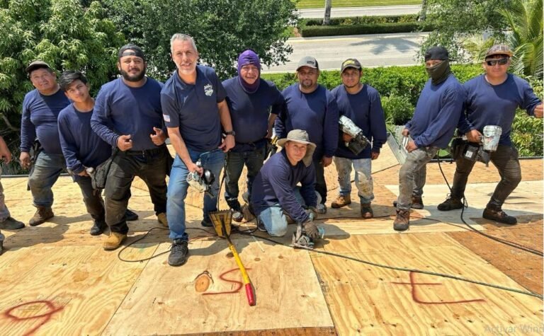 Licensed Florida roofing contractor team from Dream Team Roofing